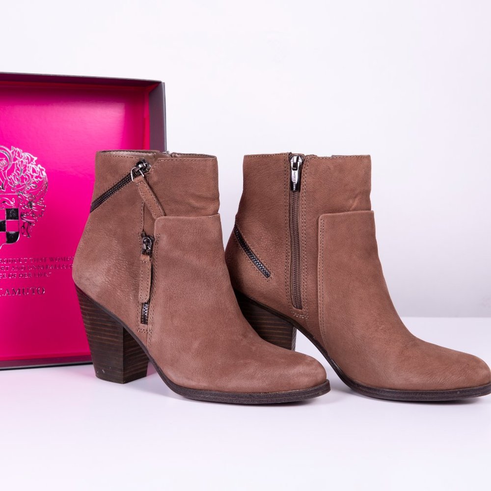 Vince Camuto Hinnegan Leather Almond Toe Ankle Boots
